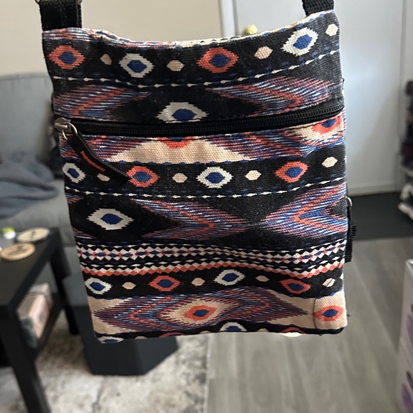 Aztec Patterned bag - Picture 3 of 4